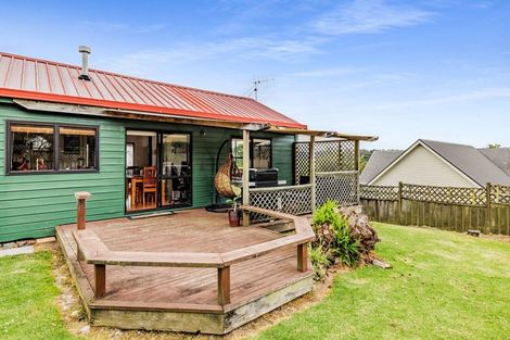 Photo of property in 11 Falls View Road, Haruru, 0204