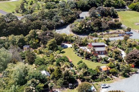 Photo of property in 76 Top Town Place, Coromandel, 3506