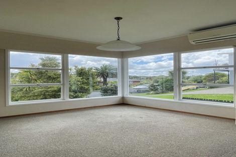 Photo of property in 52 Newhaven Terrace, Mairangi Bay, Auckland, 0630