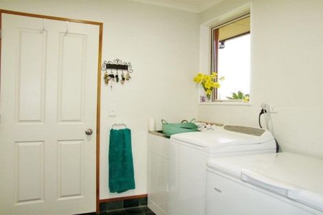 Photo of property in 11 Melville Avenue, Milton, 9220