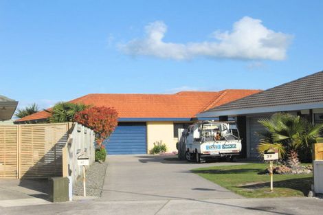 Photo of property in 37 Beachlands Place, Papamoa Beach, Papamoa, 3118