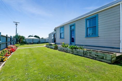 Photo of property in 10 Tauranga-a-ika Street, Manaia, 4612