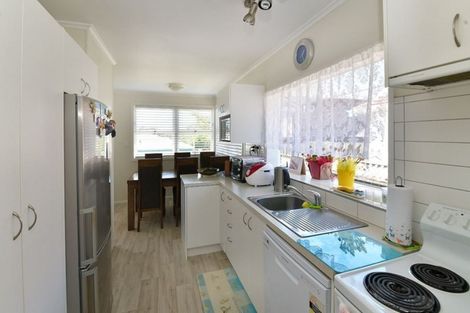 Photo of property in 1/11 Merton Avenue, Glenfield, Auckland, 0627