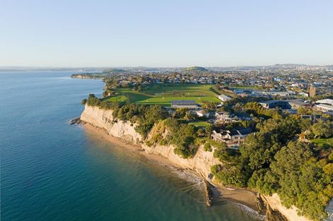 Photo of property in 2/6 Saint Leonards Road, Hauraki, Auckland, 0622