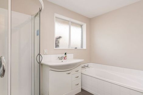 Photo of property in 35 Lowry Avenue, Redwood, Christchurch, 8051