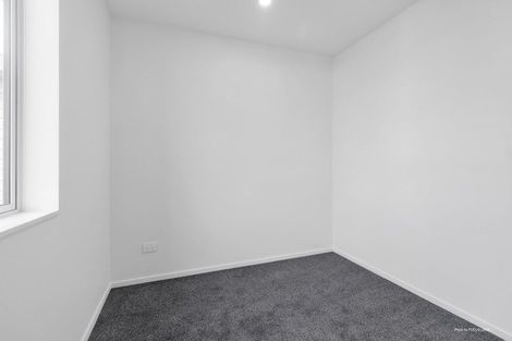 Photo of property in 27 Stitchbird Crescent, Papakura, 2110