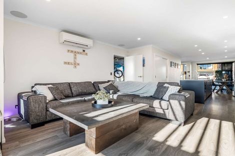 Photo of property in 3 Seafarer Crescent, Stanmore Bay, Whangaparaoa, 0932