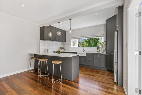 Photo of property in 1/13 Eversleigh Road, Belmont, Auckland, 0622