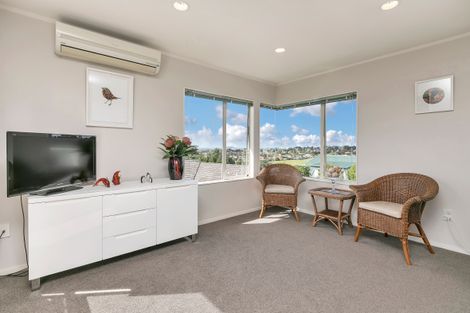Photo of property in 12 Marlin Street, West Harbour, Auckland, 0618