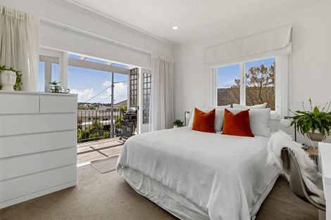 Photo of property in 1/41 East Coast Road, Milford, Auckland, 0620