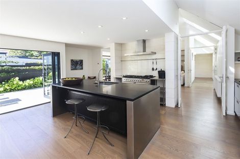 Photo of property in 15b Waiwetu Street, Fendalton, Christchurch, 8052