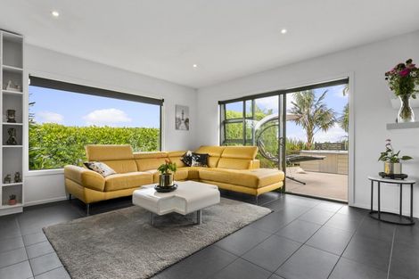 Photo of property in 37 Falcon Drive, Welcome Bay, Tauranga, 3112