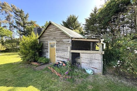 Photo of property in 10 Hinahina Road, Owaka, 9586