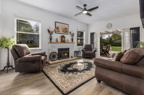 Photo of property in 154 Main Road, Levin, 5510