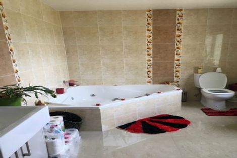 Photo of property in 40 Kestev Drive, Flat Bush, Auckland, 2016