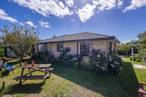 Photo of property in 142 Langdale Avenue, Paraparaumu, 5032
