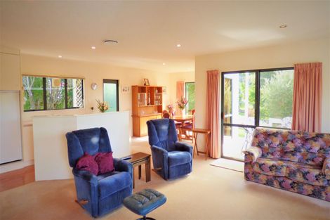 Photo of property in 96 Kemp Road, Kerikeri, 0230