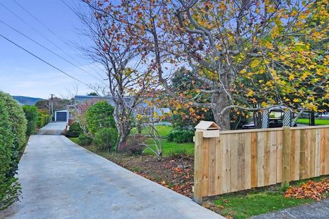 Photo of property in 25 Manuka Street, Stokes Valley, Lower Hutt, 5019