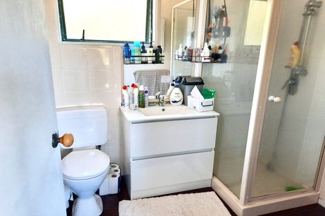 Photo of property in 216 Whangaparaoa Road, Red Beach, 0932