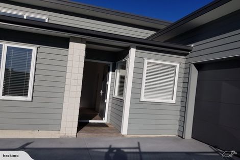 Photo of property in 136b Karewa Parade, Papamoa Beach, Papamoa, 3118