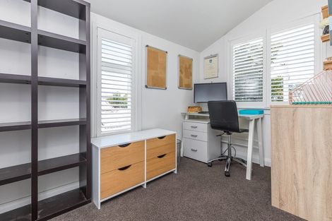 Photo of property in 1/27 Onewa Road, Northcote, Auckland, 0627