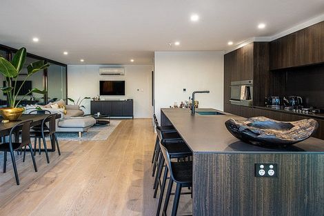 Photo of property in 314c Hurstmere Road, Takapuna, Auckland, 0622