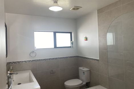 Photo of property in 87b Kaurilands Road, Titirangi, Auckland, 0604