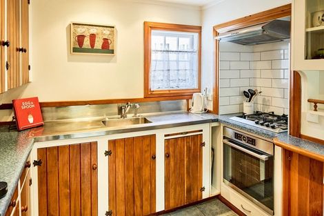 Photo of property in 25 Mahoe Street, Eastbourne, Lower Hutt, 5013