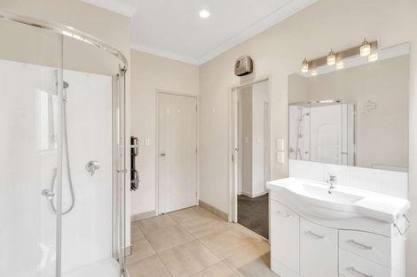 Photo of property in 17 Sherwood Place, Springvale, Whanganui, 4501