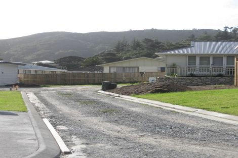 Photo of property in 28 Helvetia Grove, Naenae, Lower Hutt, 5011