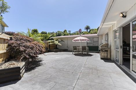 Photo of property in 2/12 Ambury Place, Merrilands, New Plymouth, 4312