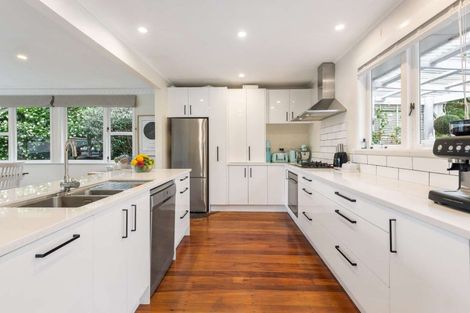 Photo of property in 21 Chartwell Avenue, Glenfield, Auckland, 0629