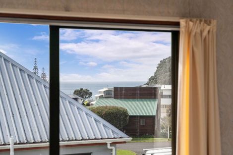 Photo of property in 104 Titiro Place, Onemana, Whangamata, 3691