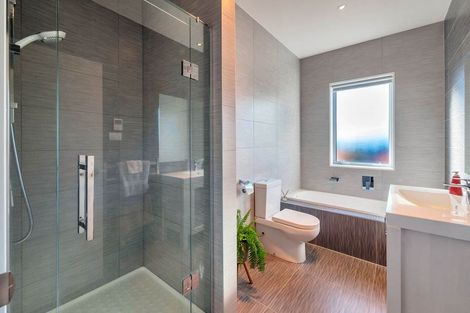 Photo of property in 49 South Kensington Way, Henderson, Auckland, 0612