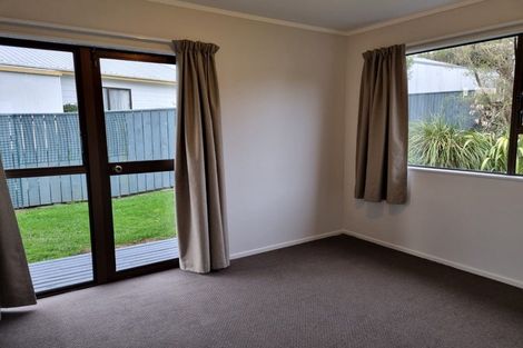 Photo of property in 46 Bodmin Terrace, Camborne, Porirua, 5026