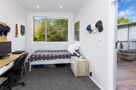 Photo of property in 2 Hobbit Lane, Pinehaven, Upper Hutt, 5371