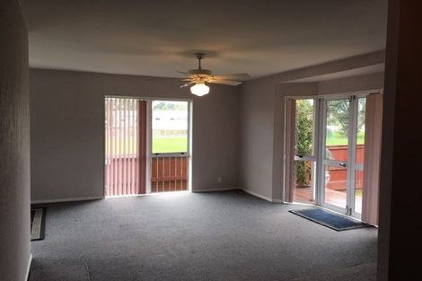 Photo of property in 2/527 Weymouth Road, Weymouth, Auckland, 2103