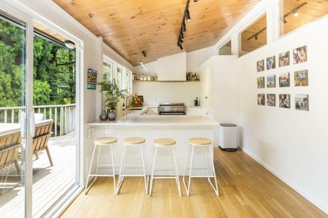 Photo of property in 35 Chatsworth Road, Silverstream, Upper Hutt, 5019