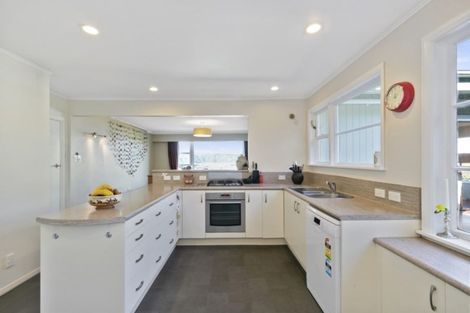 Photo of property in 31 Rakeiora Grove, Korokoro, Lower Hutt, 5012
