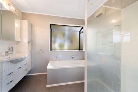 Photo of property in 12 Bay Vista Drive, Red Beach, 0932
