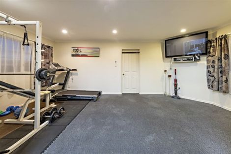 Photo of property in 1 Kumar Place, The Gardens, Auckland, 2105