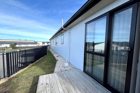 Photo of property in 3a Cronshaw Road, Karaka, Papakura, 2113