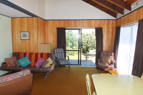 Photo of property in 10 Trafalgar Street, Foxton Beach, Foxton, 4815