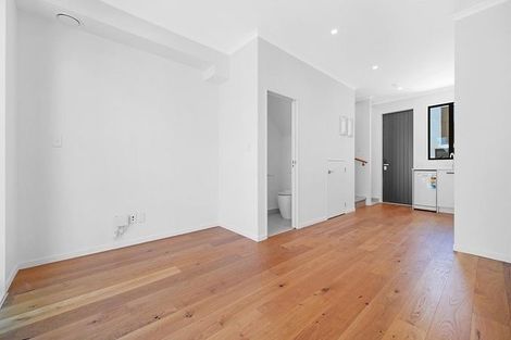 Photo of property in 71 Waipuhinui Way, Wiri, Auckland, 2104