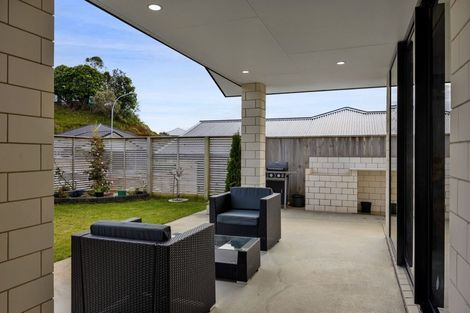 Photo of property in 6 Frederick Place, Whalers Gate, New Plymouth, 4310