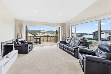 Photo of property in 7 Sue Dow Lane, Aotea, Porirua, 5024