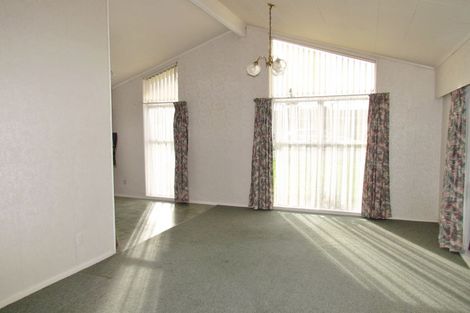 Photo of property in 6 Lowes Place, Solway, Masterton, 5810