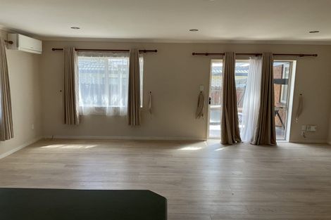 Photo of property in 10 Sambrooke Crescent, Flat Bush, Auckland, 2019