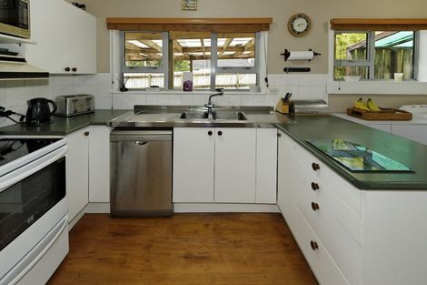 Photo of property in 17 Golf Road, New Lynn, Auckland, 0600