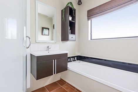 Photo of property in 12 Railey Place, Greenmeadows, Napier, 4112